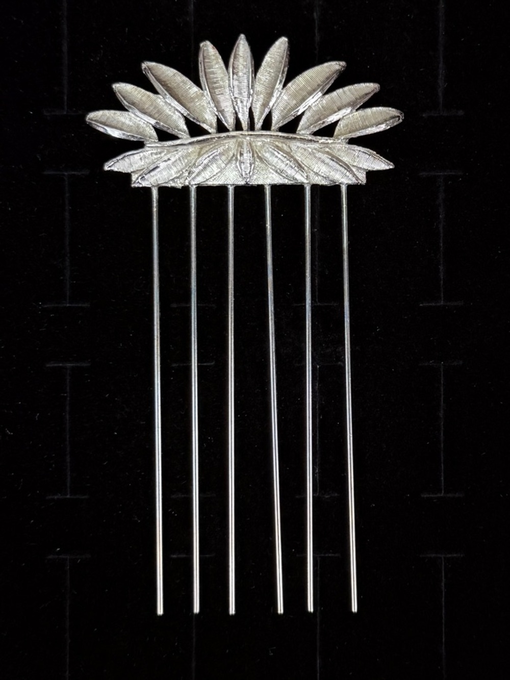Vintage aged Silvertone long hair comb pin